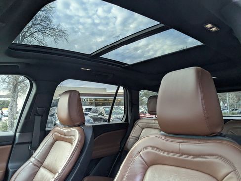 Used 2022 Lincoln Aviator Reserve image 13