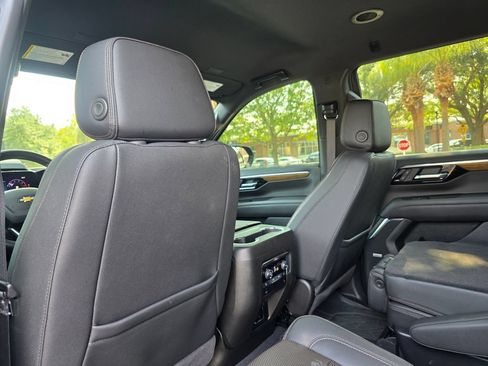 Used 2026 Chevrolet Tahoe High Country AWD/4WD image 29