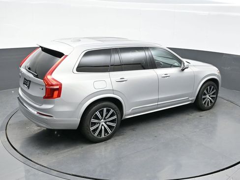 Used 2025 Volvo XC90 B5 Core AWD/4WD image 35