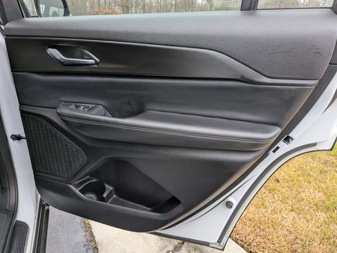 Used 2023 Jeep Grand Cherokee L Laredo image 19