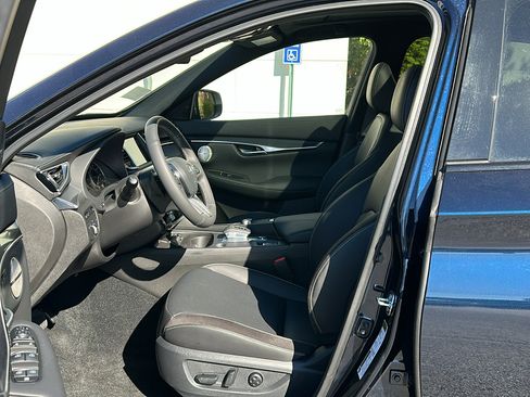 New 2025 INFINITI QX50 Sport image 7