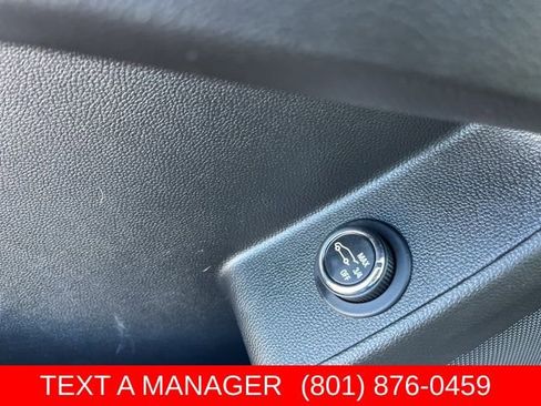 Used 2021 Chevrolet Traverse LT AWD/4WD image 18