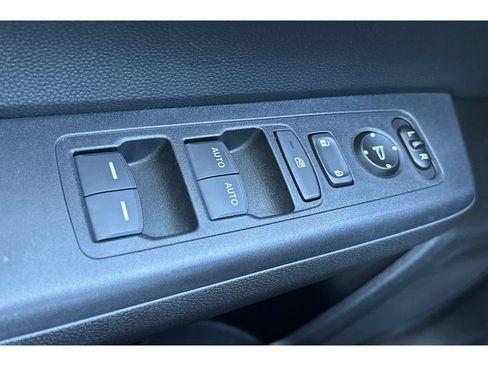 Used 2025 Honda CR-V EX image 12