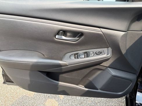 Used 2025 Nissan Sentra SV FWD image 16