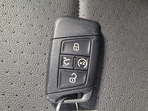 Used 2024 Volkswagen Jetta SE FWD image 32