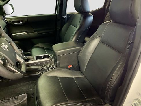 Used 2023 Toyota Tacoma TRD Sport w/ TRD Premium Sport Package AWD/4WD image 22