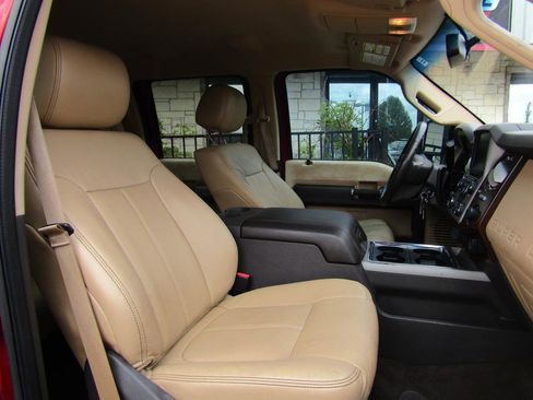 Used 2013 Ford F250 Lariat w/ Lariat Interior Pkg AWD/4WD image 11
