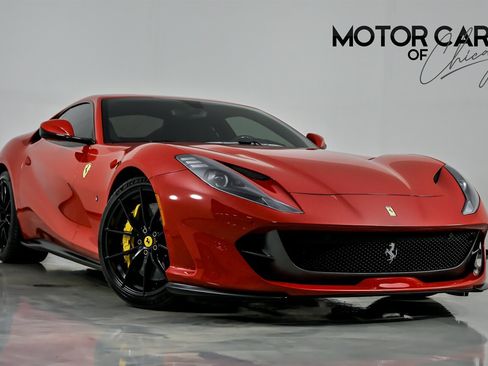 Used 2018 Ferrari 812 Superfast RWD image 1