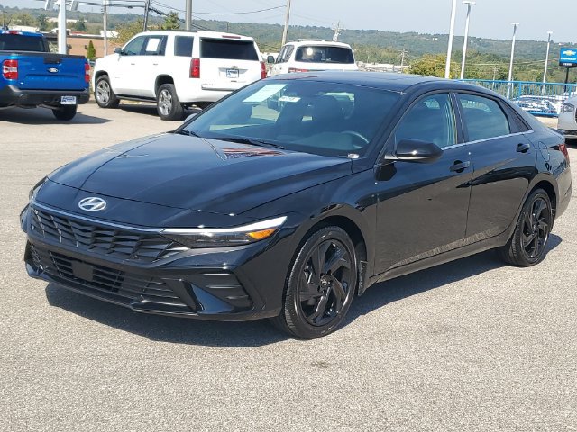 Certified 2026 Hyundai Elantra SEL Sport FWD image 2