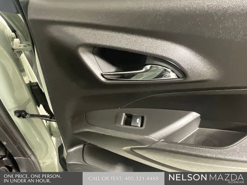 Used 2024 Chevrolet Trax ACTIV w/ Sunroof Package FWD image 23