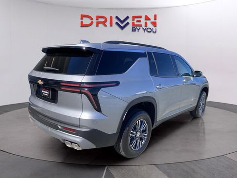 New 2026 Chevrolet Traverse LT w/ LPO, Floor Liner Package image 5