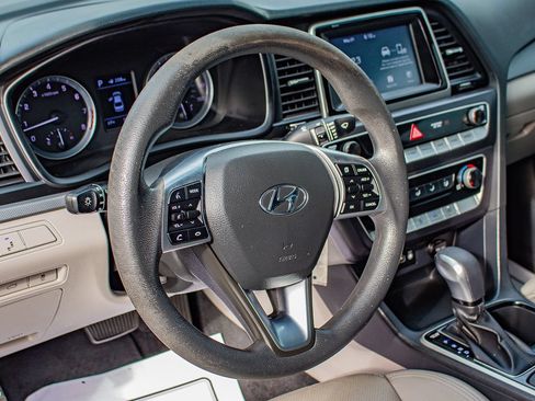 Used 2019 Hyundai Sonata SE FWD image 18