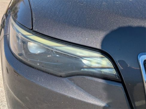 Used 2020 Jeep Cherokee Limited image 10