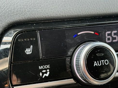 Used 2023 Honda Pilot Sport image 13