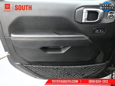 Used 2022 Jeep Wrangler Unlimited Sahara image 23