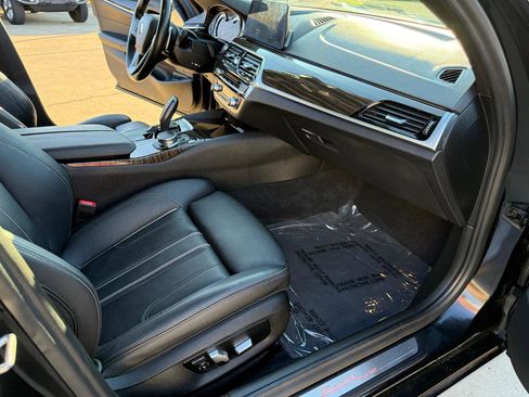 Used 2018 BMW 540i RWD image 29