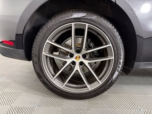Certified 2025 Porsche Macan w/ Premium Package Plus AWD/4WD image 13