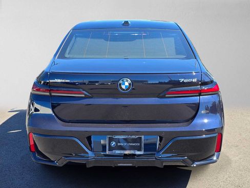 Used 2025 BMW 750e xDrive w/ Executive Package AWD/4WD image 5