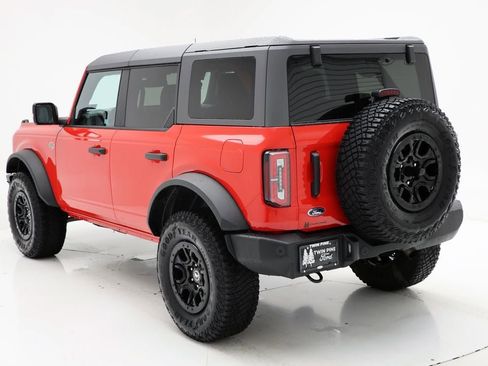 Used 2023 Ford Bronco Wildtrak image 6