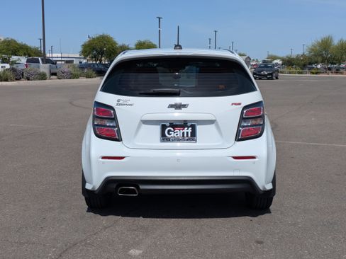 Used 2019 Chevrolet Sonic LT w/ Convenience Package FWD image 4