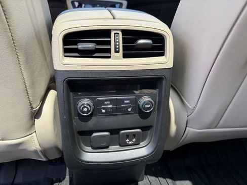 Used 2020 Buick Envision Essence AWD/4WD image 16