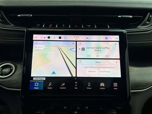 Used 2024 Jeep Grand Cherokee Limited w/ Luxury Tech Group II image 25