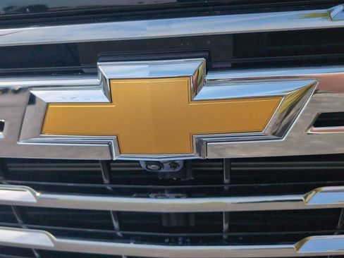 Used 2025 Chevrolet Silverado 2500 LTZ w/ LTZ Premium Package AWD/4WD image 31