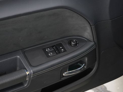Used 2009 Dodge Challenger SRT8 w/ SRT Option Group II RWD image 18