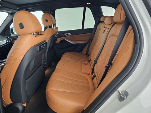 Used 2023 BMW X5 xDrive45e image 16