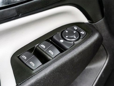 Used 2024 Chevrolet Equinox LT image 11