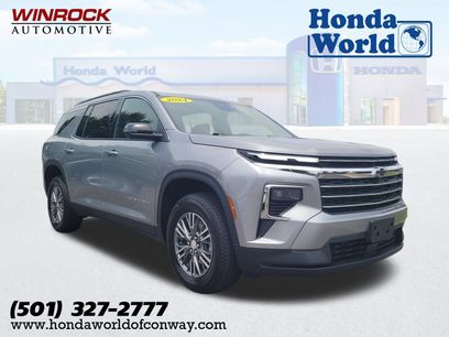 Used 2025 Chevrolet Traverse LT w/ Driver Confidence Package