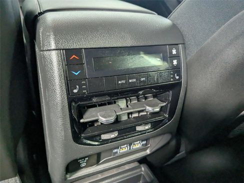 Used 2025 Jeep Grand Cherokee L Limited w/ Luxury Tech Group II image 33