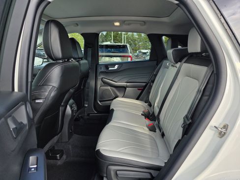 New 2026 Ford Escape Platinum w/ Premium Technology Package AWD/4WD image 17