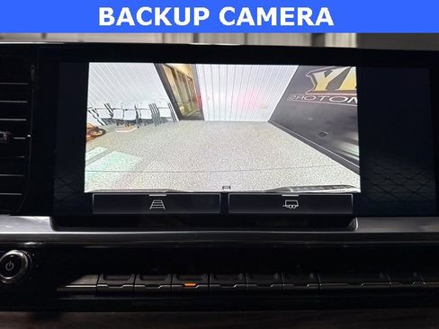 Used 2023 GMC Sierra 1500 SLT w/ SLT Premium Package image 5