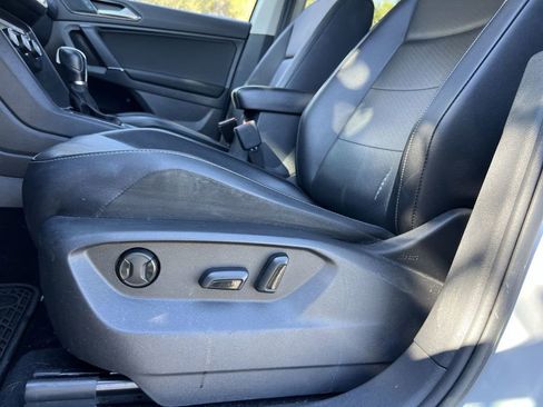 Used 2018 Volkswagen Tiguan SE image 12