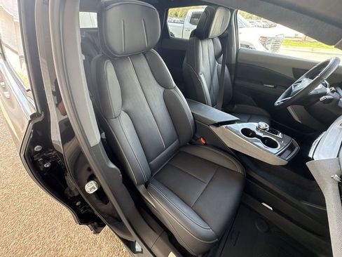 Certified 2025 Cadillac Optiq Luxury 2 w/ LPO, Floor Liner Package AWD/4WD image 28