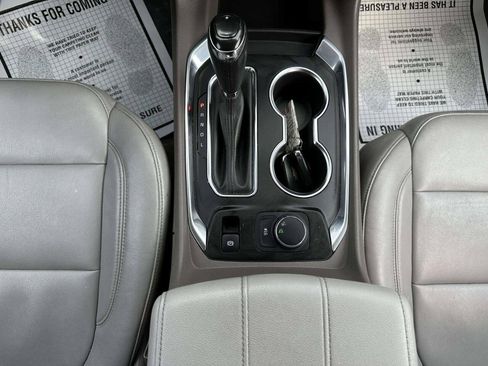 Used 2019 Chevrolet Traverse LT w/ LT Premium Package FWD image 21