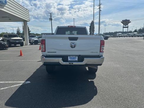 Used 2024 RAM 2500 Big Horn w/ Off Road Package AWD/4WD image 3