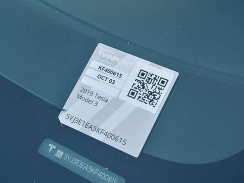 Used 2019 Tesla Model 3 Mid Range image 32