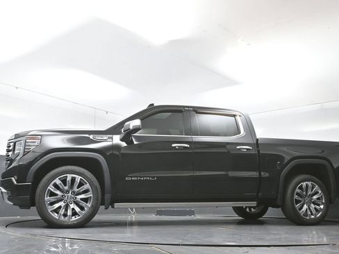 Used 2023 GMC Sierra 1500 Denali w/ Denali Reserve Package AWD/4WD image 56