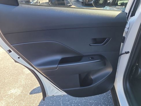 Used 2024 Hyundai Kona SEL image 12