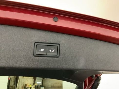 Used 2019 Volkswagen Tiguan SEL Premium w/ 3rd Row Seat Package image 40