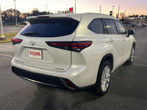 Used 2024 Toyota Highlander Limited image 6