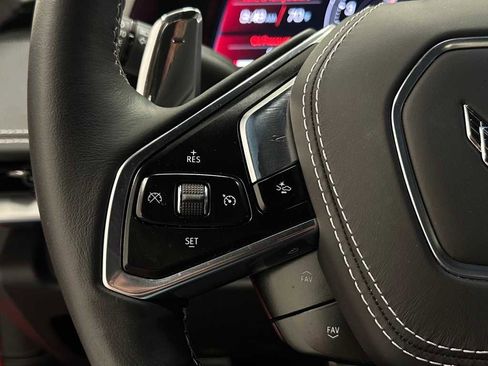 Used 2025 Chevrolet Corvette Stingray Preferred Cpe w/ 2LT image 19