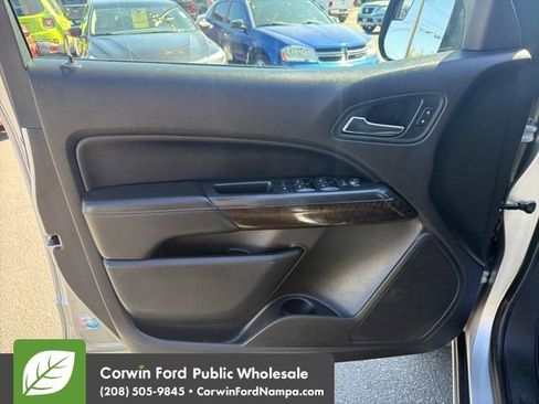 Used 2015 GMC Canyon SLE AWD/4WD image 13