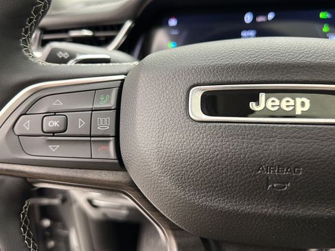 Used 2023 Jeep Grand Cherokee 4WD 4xe w/ Luxury Tech Group II image 20