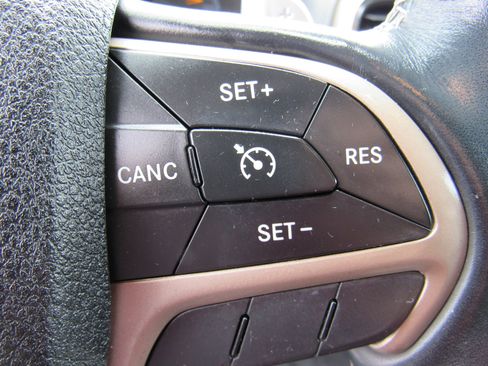 Used 2016 Jeep Grand Cherokee Limited AWD/4WD image 18