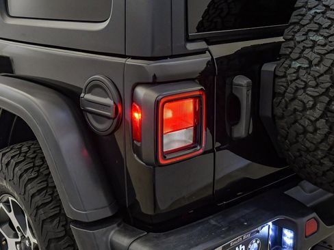 Used 2022 Jeep Wrangler Unlimited Rubicon image 13