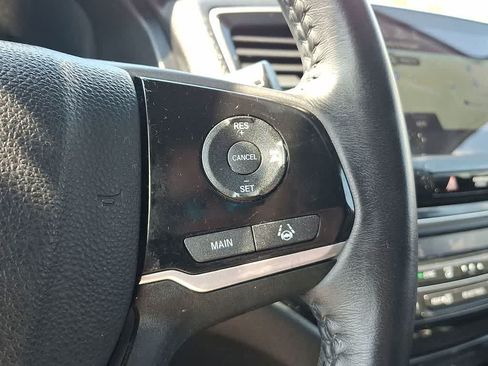 Used 2022 Honda Pilot Touring image 18