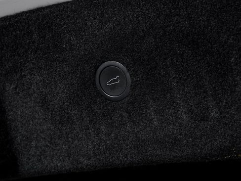 Used 2023 Tesla Model S Base image 61